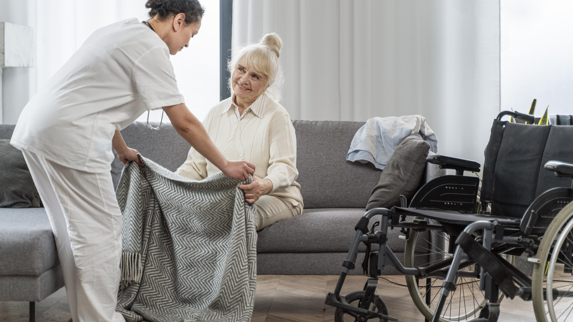 Accompagnement d’une personne âgée à son domicile.